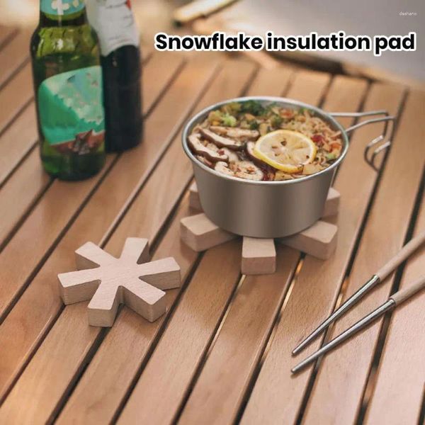 Tapetes de mesa copo de madeira tapete de neve forma de flocos de neve de isolamento de térmico Proteção de mesa de mesa decorativa decoração de caneca de caneca