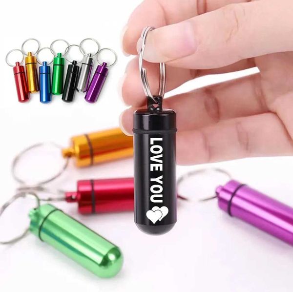 Tornari percorsi all'ingrosso 100/50/20pcs Keechain Casta di pillola da viaggio portatile personalizzata Piccola regalo con il chiavi utilizzato per il nome del nome laser Testo Q240403