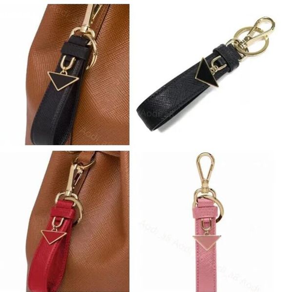 Keechchains Brand Keychains Borsa di moda Penderant Men Women Car Key Chain P keyring Designer Torchia in pelle Accessori portachiavi molto carini