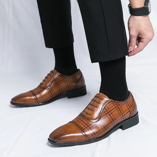 Casual Schuhe Hochqualität Britische Männer Kleiden Plus Size 38-46 Elegantes Leder für formale soziale Schnüre-Oxfords
