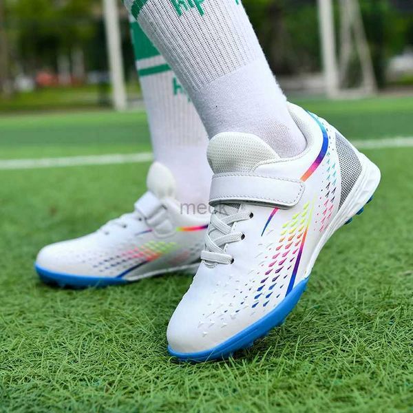 Atletik Açık Hava Boys Futbol Keliniyor Anti Slip Kids Spor Sakinleri Moda Çocuk Futbol Botları Konfor Gençlik Çim Ayakkabıları Açık Sert Mahkeme Saplamaları 240407