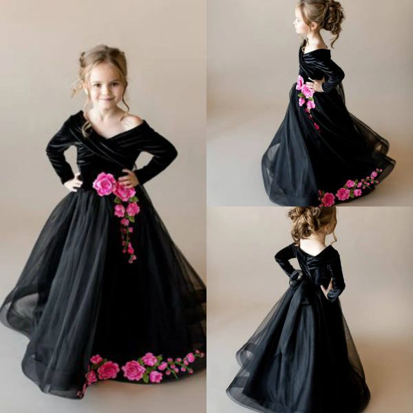 Kleider schwarze Blumenmädchenkleider mit rosa Applikationen von der Schulterboden langen Ärmeln Girls -Festzug Kleid Custom Made Velvet Gi