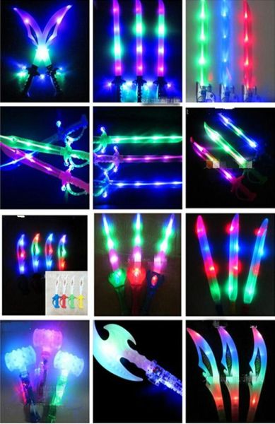 EMS 50pcs gemischte LED Musical Flash Glow Sword Messer Kostüm Dress Up Requisiten LED LEG LIGHT GRAVITY KINDER TOY Weihnachtsgeschenk1311951
