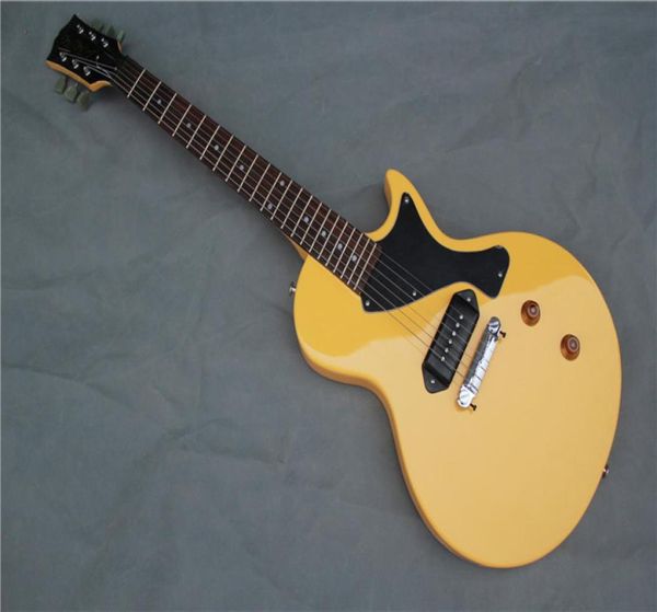 Плоская плоская электрогитара Желтая гитара Махгановая шея вверх ногами на мост Черный пикап P90.