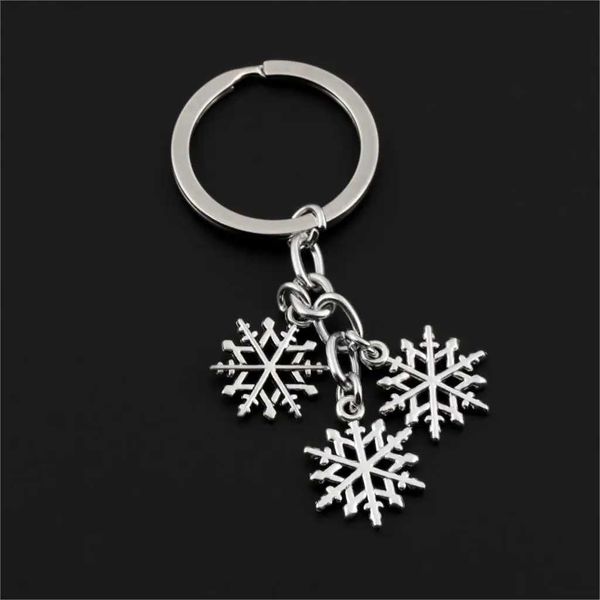 Keychains colhedos 1pc adorável natal snowflake Keychain Snow Flake Chain Chain Ring Burse Pinging for Classic Lovers Jewelry E2383 Q240403