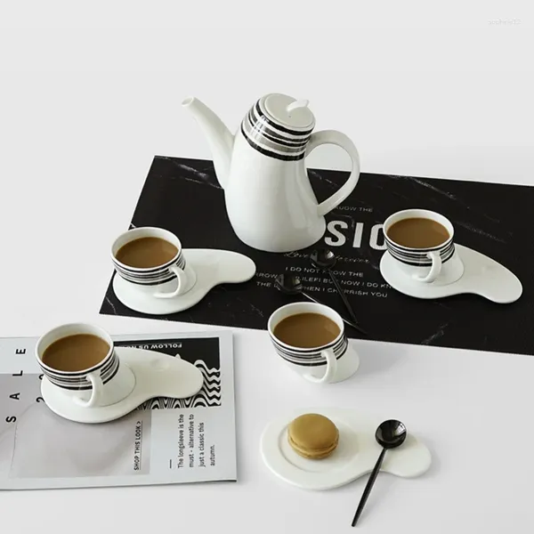 Чайные наборы изысканный английский послеобеденный чай - скандинавский минимализм высокий клад керамический красный чайник и чашки костяного фарфора кофе