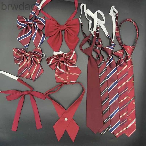 Ties cravatte a strisce rosse pigra giapponese in stile college ties femminile di laurea marrone maschio scapolo abbigliamento papillon 240407