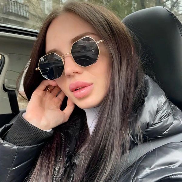 Occhiali da sole Fashion Ottagone vintage Small Frame Square Woman Designer Metal Mirror Polygon Sun Glasses Female Ocean Lens