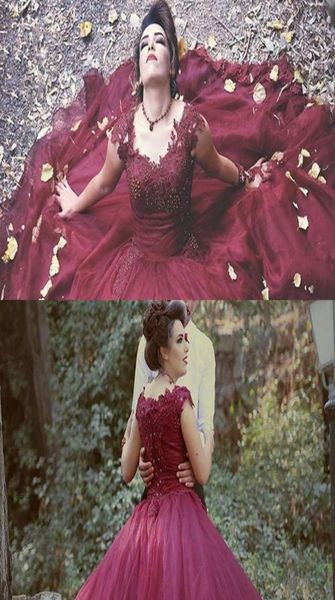 2021 Vintage Burgundy Quinceanera Balyeanera Balo Elbiseler Sevgilim kapak kolları dantel aplikler boncuklu uzun tatlı 16 kabarık parti akşam8303571