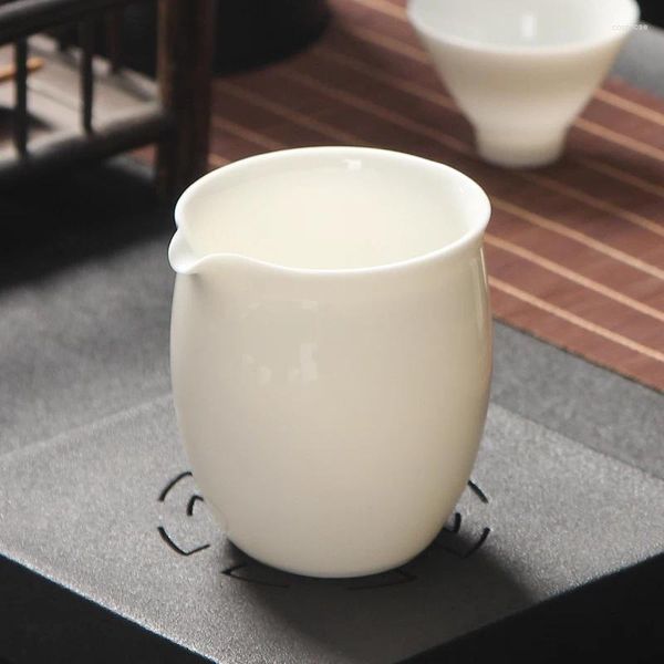 Distribuidor de chá de chá de chá, o dispensador de chá branco, a xícara de café Chahai caneca óssea porcelana de porcelana latas de presente chinês Handle 200ml