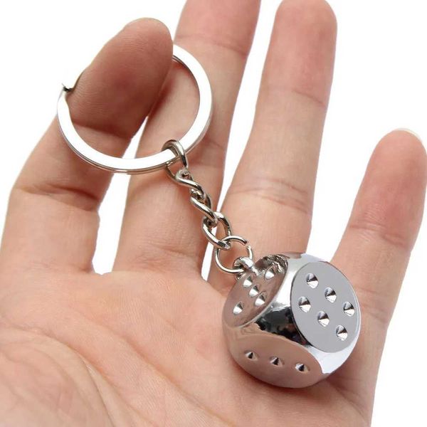 Keychains Lanyards kreative Metallwürfel Formmodell Legierung Schlüsselinhaber Personalisierte Keychain -Autoschlüsselring weibliche Verpackungsdekoration Q240403