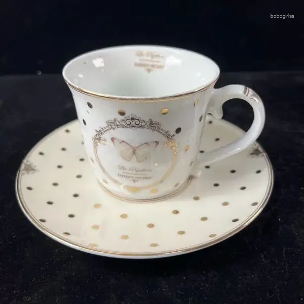 Copas de xícaras de luxo British British Polka Dot Butterfly Cup com uma capacidade de 300 ml de café e produtos de placa de ponta