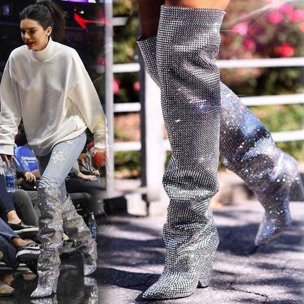 2024 Novo celebridade da Internet brilhando diamante completo plissou salto alto sapatos pontiagudos kendou combinando longa tubo de água pilha de diamante up as botas femininas