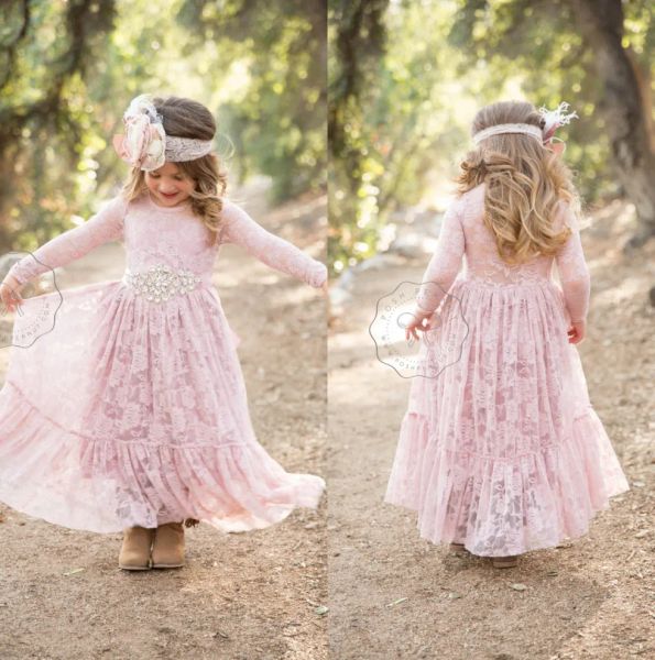 Abiti 2019 Dusty Rose Flower Girls Dresses Boho Bohémien Country Beach Weddings con maniche lunghe Lunghezza caviglia Prima comunione Abito illuminato