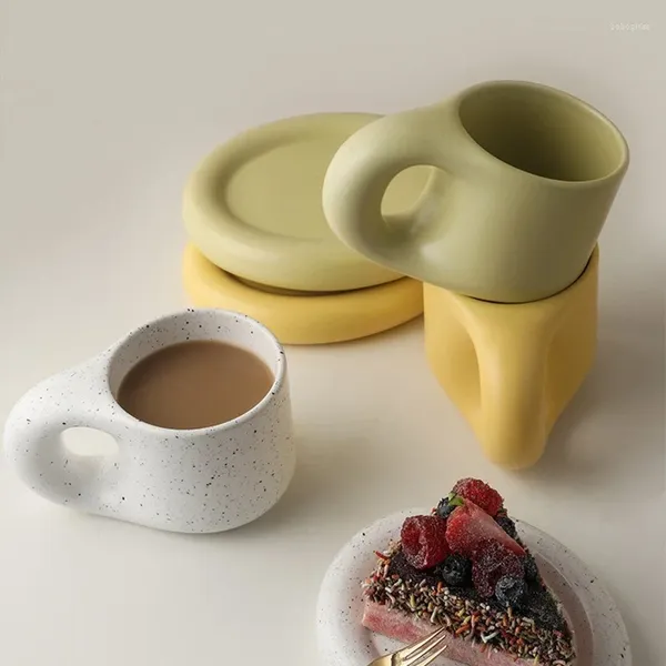 Чашки блюдцы kawaii керамическая кружка жирной ручка чашка овальная кофейная блюдца набор сока контейнер чай Cet Corean Party Gift 300 мл