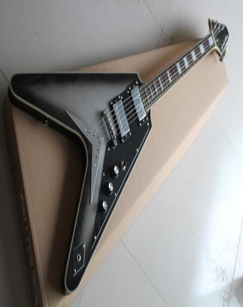 Factory Custom V Form Black Body E -Gitarre mit StringThrubody Bridge2 PICKUPCHROME Hardwarecan werden angepasst6671980