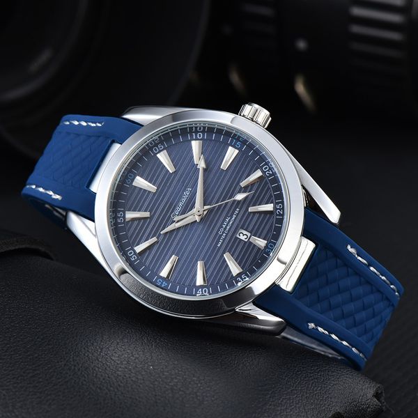 Omeg neue drei Nadeln Nähte luxuriöse Herren Uhren Quartz Watch hochwertige Top -Marke Designer Clock Gummi -Männer Fashion Accessoires Urlaubsgeschenke Relojes 01