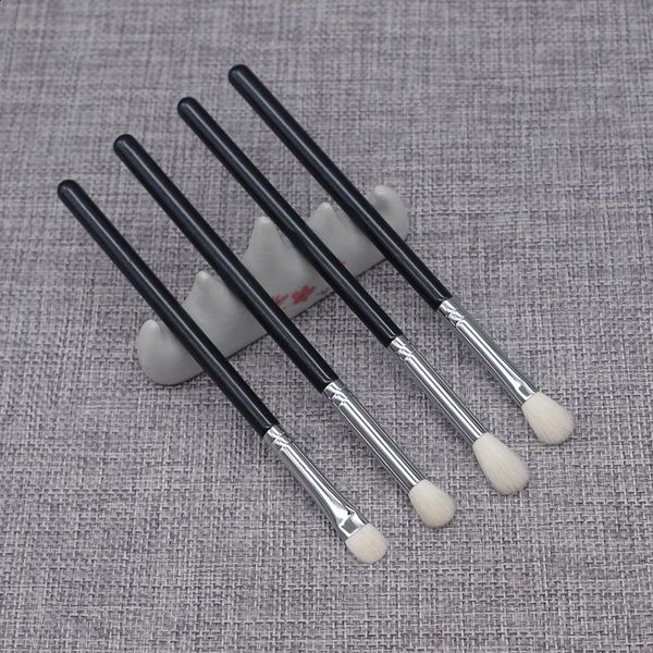 Профессиональный набор для макияжа ручной работы 4PCS Eye Shading Смешивание мягких козьих коз