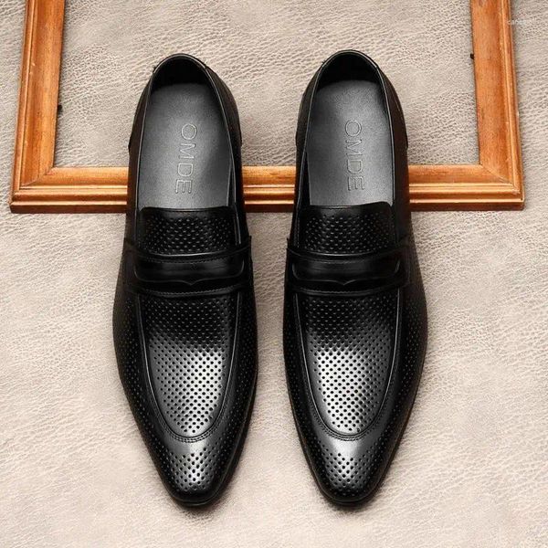Scarpe eleganti uomini traspiranti alare italiano vera pelle oxford punta di punta di piedi su uomo d'affari di matrimoni neri