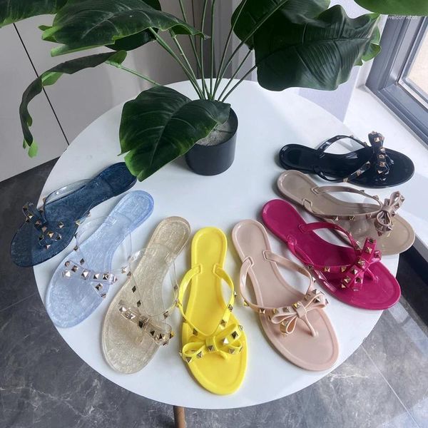 Slippers Rivet Flip-flops Jelly Thong Sandals com Bow Summer Summer Flat Beach Boots