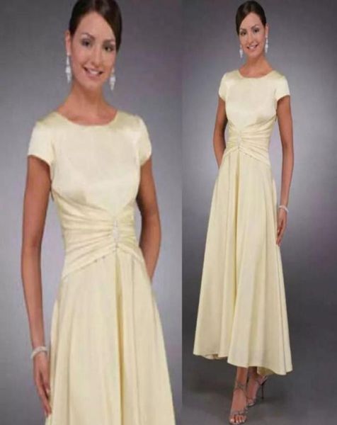 Vintage bescheidene Mutter der Braut Kleid Juwel Hals Kurzärärmte eine Linie Tee Länge hellgelb Chiffon Elegant Abend formelle DR1469183