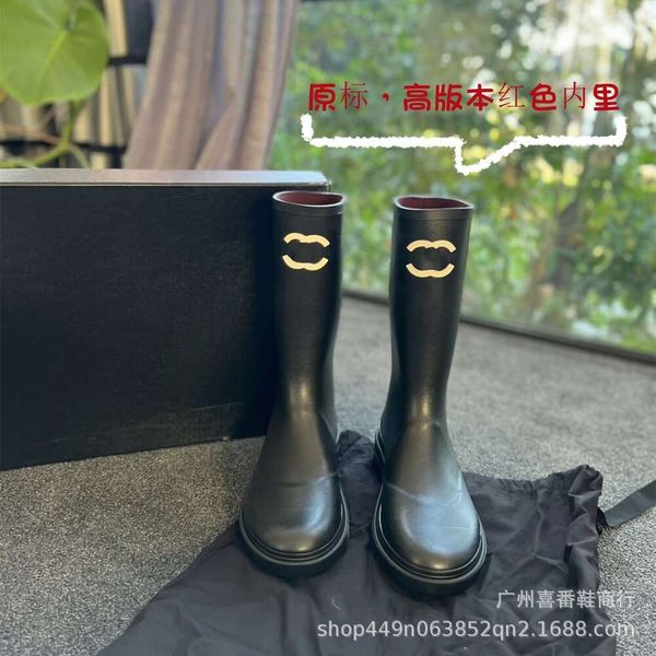 Designer Chanells Schuh Xiao Feng Shuang C Standard Long Barrel Regenschuhe 2024 Spring Neue Hochversion Rote innere Auskleidung gedruckte Damenkanal