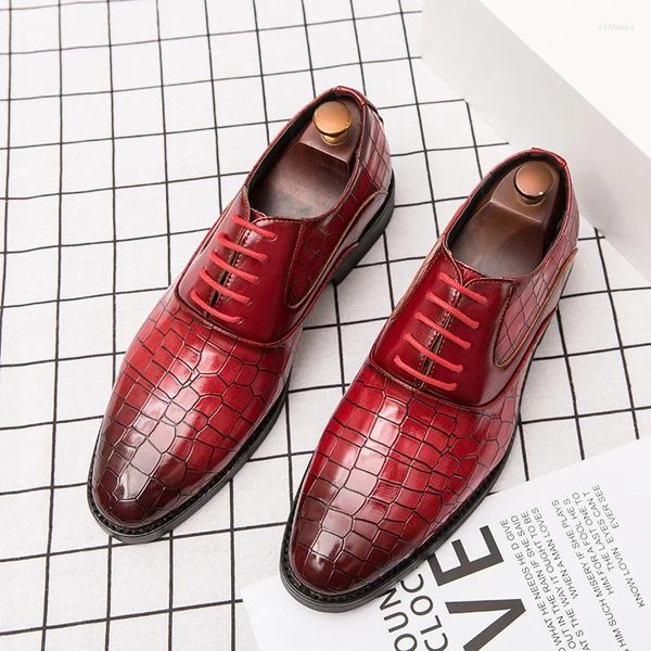 Sapatos casuais Spring Brand Italian Brand Red Leather for Men Business Dress Mens Patente Supomers Big Tamanho: 38-48
