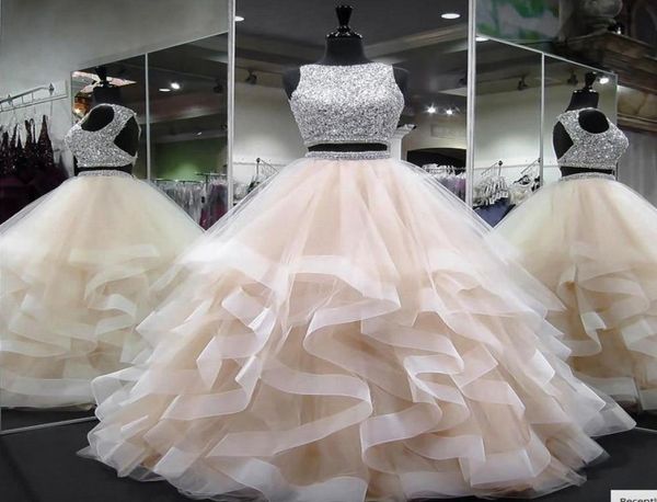 Duas peças Tulle Ball vestidos de bola Quinceanera Stones de miçanzes de babados com camadas de camadas sem costas Vestidos de baile de backless meninas doces 16 anos vestidos4786985