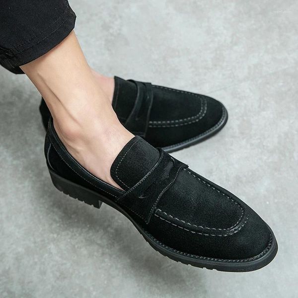 Designer de sapatos casuais Brogue formal de couro para homens Mocassins confortáveis de camurça marrom preta marrom