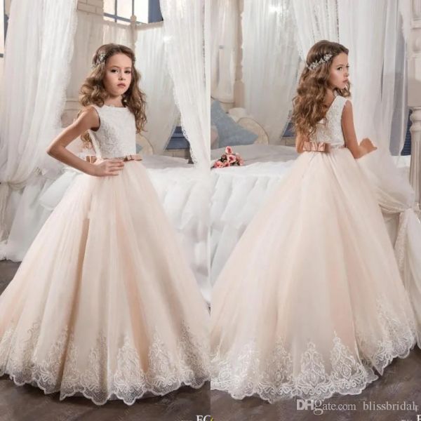 Abiti 2020 Abiti da ragazza di fiori vintage per matrimoni blush rosa personalizzato su misura principessa tutu sequendata con pace di pizzo kids prima comunio