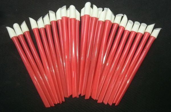 Strumenti Spedizione gratuita ~ 100 pezzi di colore rosso all'ingrosso, lunghezza di 98 mm, spacciatori per unghie in plastica, utensili per unghie