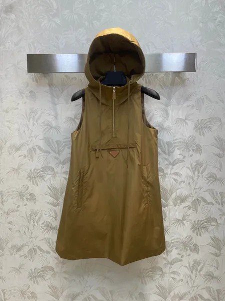 2025 Mode lässige Kleider Lose Kapuze -Weste Jacke Frauen ärmellose Reißverschluss Fliege Taschen Vintage Long Design Street Street Mantel