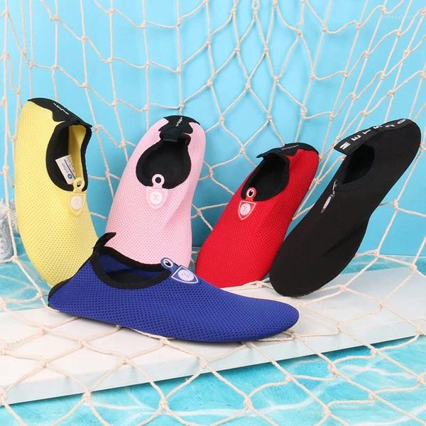 Sapatos casuais Slippers da beira-mar para crianças adultas ioga não deslizamento de praia de praia de nadação de praia de nadação de praia Drifting