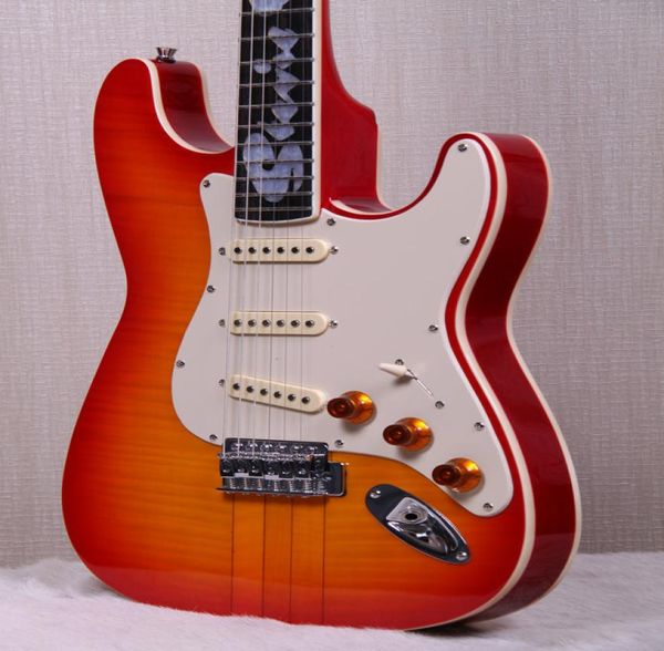 Shop personalizzato Stevie Ray Vaughan SRV Numero uno Hamiltone Cherry Sunburst ST Electric Guitar Bookmatch Maple Curly Maple Top Flame MA1653327