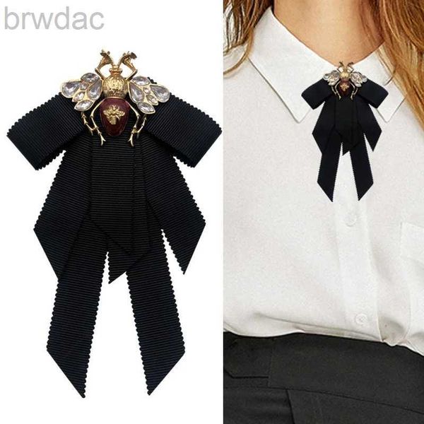 Boyun bağları Retro Black Bee Bow Tie Brooches moda erkek ve kadın kolej tarzı gömlek aksesuarları 240407