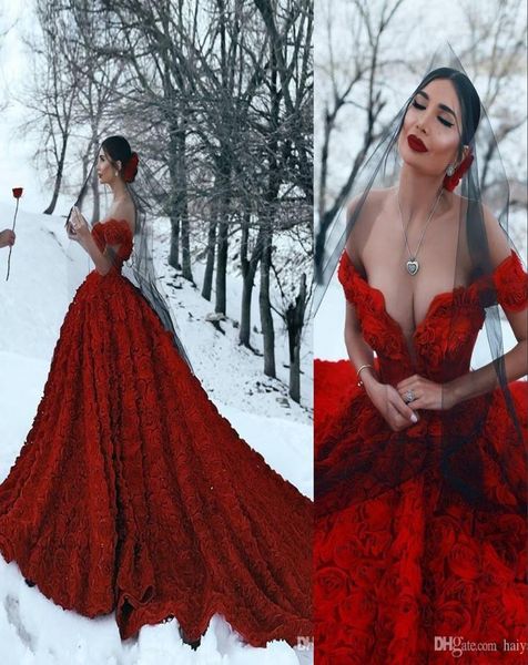 2020 Neuankömmlinge elegante rote Brautkleider von Schulter Full Rose Blumen Rückenfreier Kapelle Zug Plus Size Middle East Formal BRI5906383
