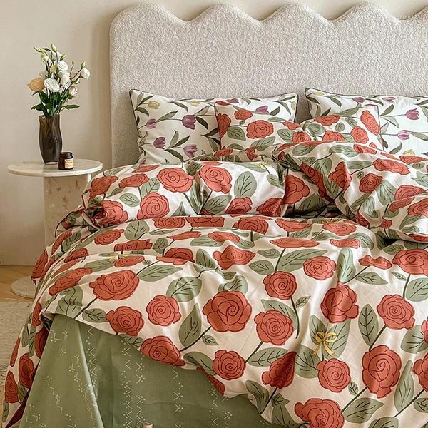 Yatak Setleri Ins American Style Pamuk 4 Parçalı Gül Tulip Çiçek Baskı Çarşafları ve Yastık Kıymetleri Nevresim Kapak Seti Kral Boyut