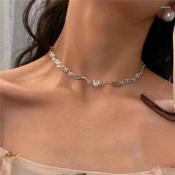 Choker Silberfarbe Halskette für Mädchen Frauen lieben Herz Irregualr Modelpendy Neckschmuck Großhandel Großhandel