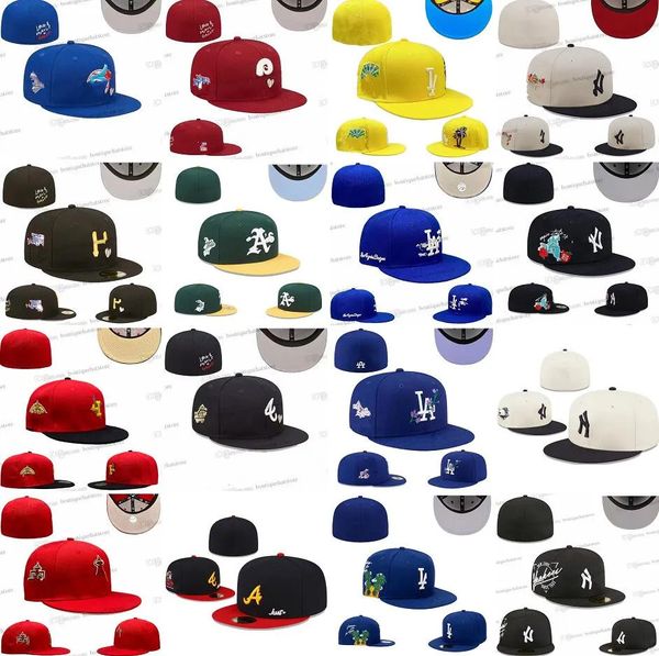 33 цвета Мужские бейсбольные шляпы Capetes Chapeus Classic Black Hip Hop Chicago Sport Полный закрытый дизайнерский дизайнер