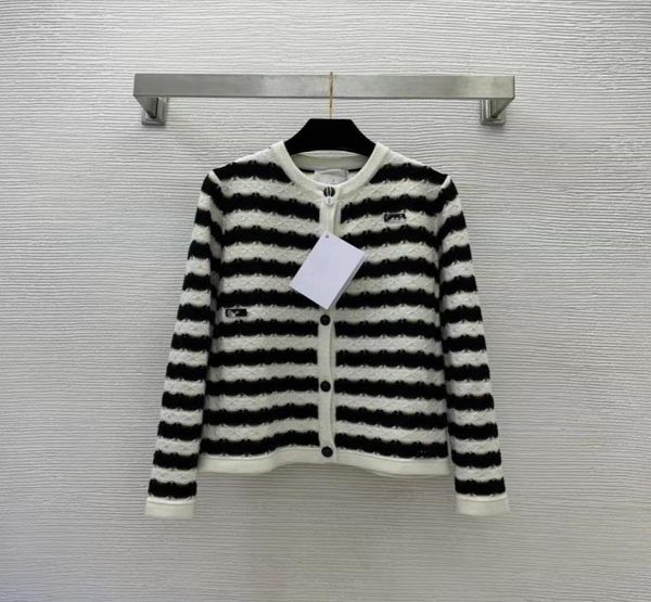 2023 Primavera Verão Milão Milan Sweeaters O Pescoço de manga longa Jacquard Cardigan Women039S Tops de designer 120738945599