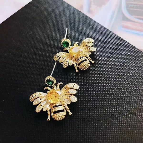 Gestüt Ohrringe Korean kreativer Spaß gelber Edelstein voller Diamanten kleiner Biene goldplattierte süße lustige Party auffällige Accessoires