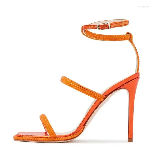 Sandalen 2024 Trend dünne Absatz Schnürung ein Zeilenriemen Orange Quadrat Zeh Strassschuhe Frauen Stiletto Satin