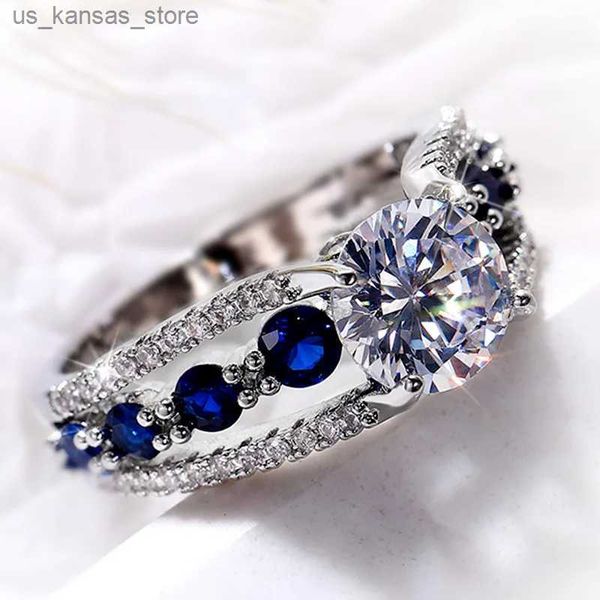 Clusterringe Huitan interessiert sich besonders für Hochzeitsringe für Frauen aus Bluewhite Circular CZ Roman Designs für Frauenpartyringe Temperatur Y240416C0WI