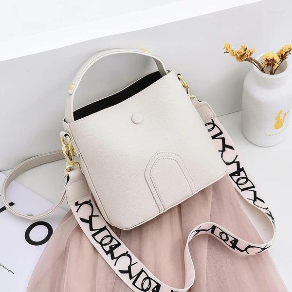 Bolsas de noite para as bolsas de balde na moda e na moda: bolsas de corpo de ombro de estilo coreano, adequadas para a primavera do verão da primavera.