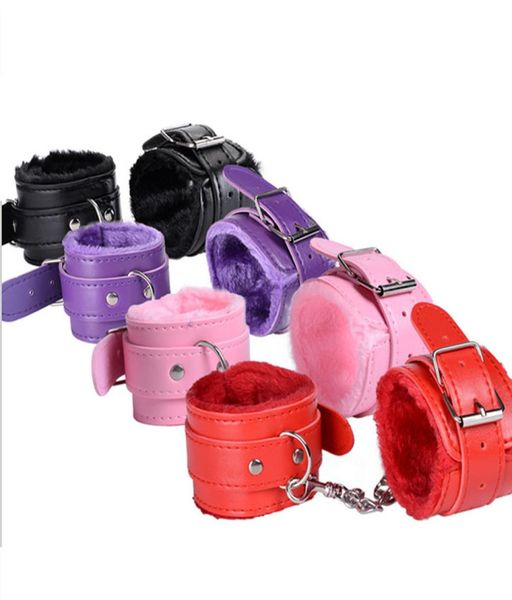 Веселые кожаные плюшевые наручники Альтернативные игрушечные кандалы с дисконтом в магазине секс -наручники для женщин8051775
