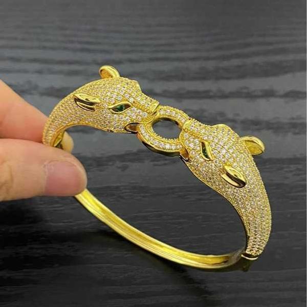 Designer originale di lusso 1to1 braccialetti Accessorio a basso prezzo coreano inciso in rame in oro 18k Materiale da donna Bracciale leopardo classico con logo