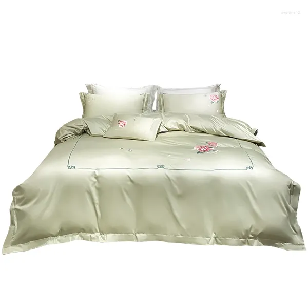 Bedding Sets Caiyitang 4 peças São macio como seda de bordado peony bordado capa de colcha luxuosa em estilo conciso de estilo