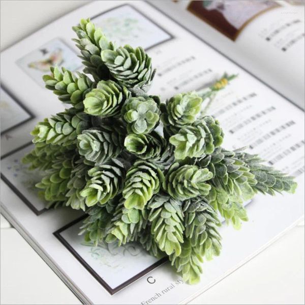 Fiori decorativi 30pcs/brandle finta pianta verde plastica artificiale per casa tavolino natale cassa regalo fai da te fai -da -te cassetta regalo