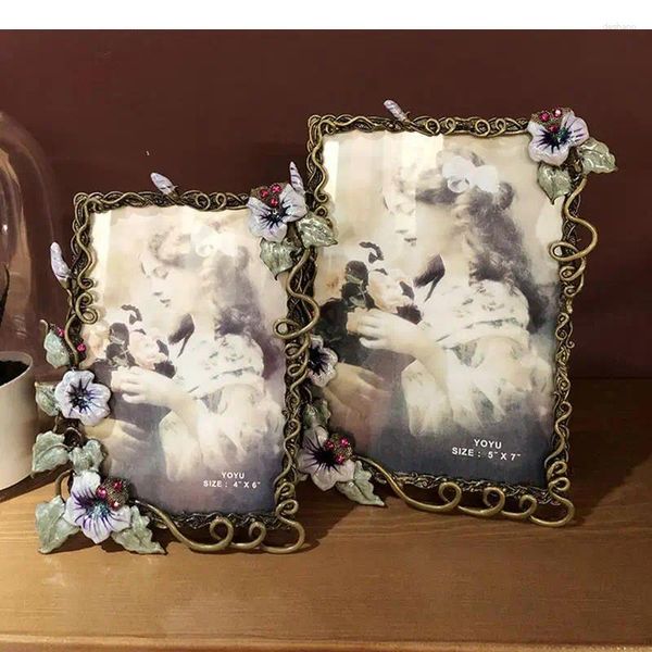 Frames vergoldete Spitze dekorative Po Vintage Blumenreliefblume Familie Bild Rahmen Hochzeitstag Geschenke Schreibtisch Dekoration