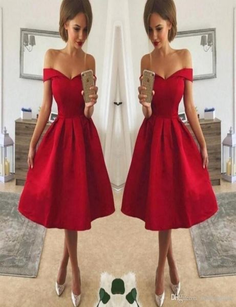 Neuer Designer einfacher Stil billige rote Cocktail kleidet sich von Schultergerissen Satin Knie Länge Eine Linie Prom Party Kleider Spezielle Occasio1630891